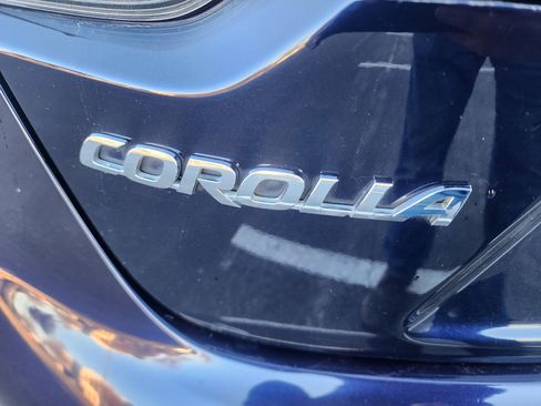 Used 2021 Toyota Corolla LE image 9