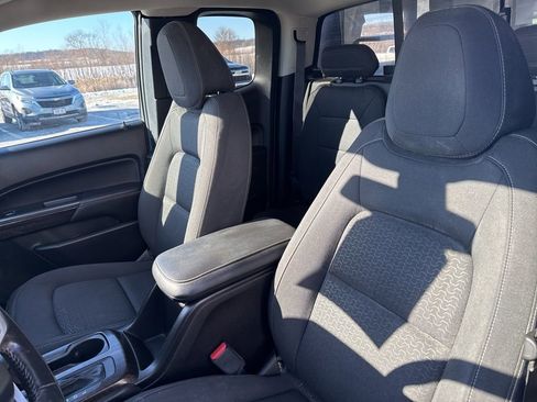 Certified 2017 GMC Canyon SLE w/ SLE Convenience Package image 11