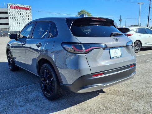 Certified 2025 Honda HR-V Sport image 3