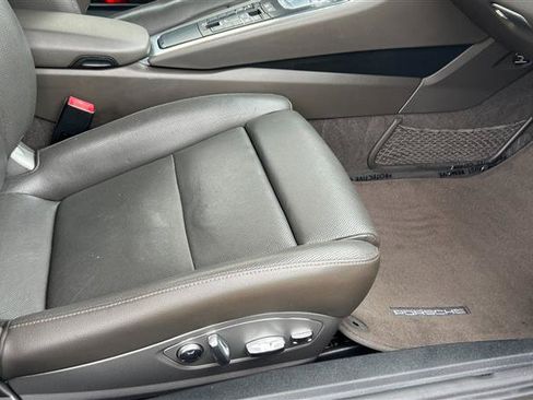Used 2018 Porsche 718 Boxster RWD image 56