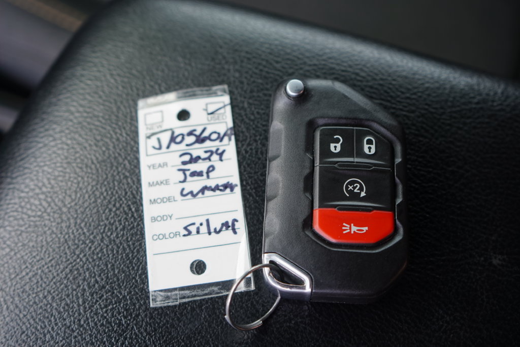 Used 2024 Jeep Wrangler Sport AWD/4WD image 31