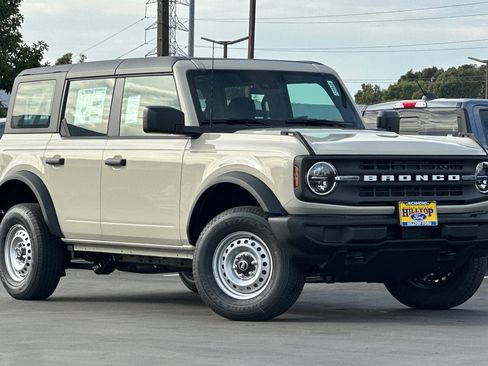 New 2025 Ford Bronco 4-Door AWD/4WD image 9