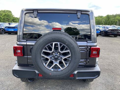 New 2026 Jeep Wrangler Unlimited Sahara AWD/4WD image 4