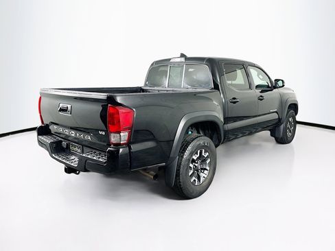 Used 2016 Toyota Tacoma TRD Off-Road image 9