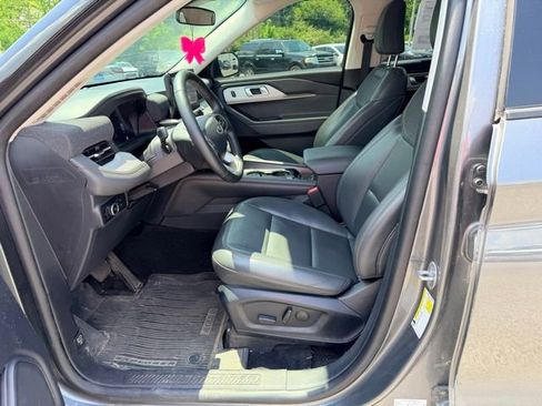 Used 2025 Ford Explorer Active w/ Active Comfort Package AWD/4WD image 10