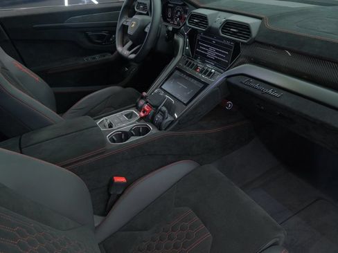 Used 2023 Lamborghini Urus Performante AWD/4WD image 25