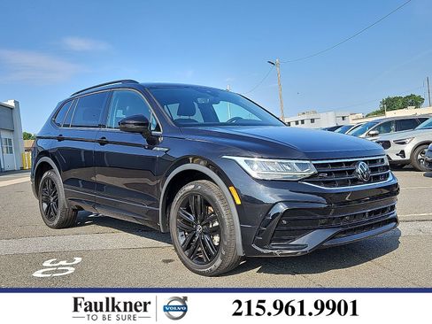Used 2022 Volkswagen Tiguan SE R-Line AWD/4WD image 1