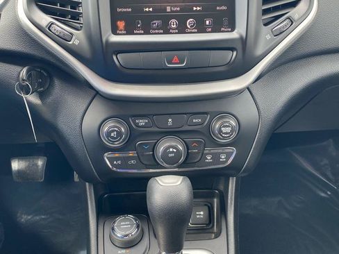 Used 2014 Jeep Cherokee Latitude w/ Cold Weather Group AWD/4WD image 21