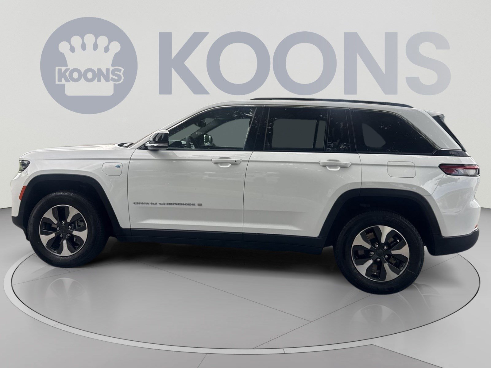 Used 2024 Jeep Grand Cherokee Limited 4xe AWD/4WD image 2