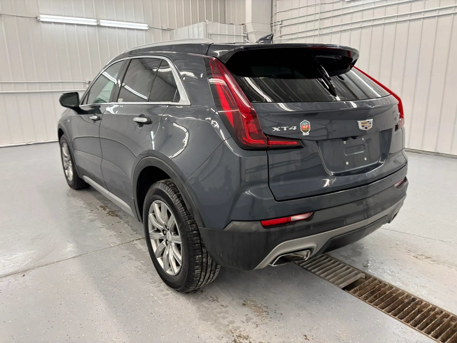 Used 2020 Cadillac XT4 Premium Luxury w/ Technology Package FWD image 4
