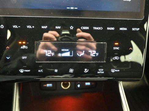 Used 2023 Hyundai Tucson Limited image 16