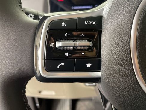 New 2026 Kia Carnival EX image 24