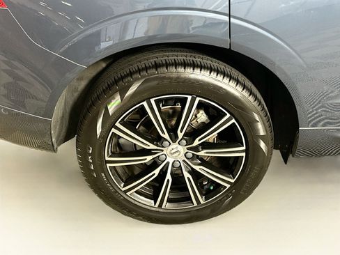 Used 2019 Volvo XC60 T5 Inscription w/ Protection Package Premier FWD image 11