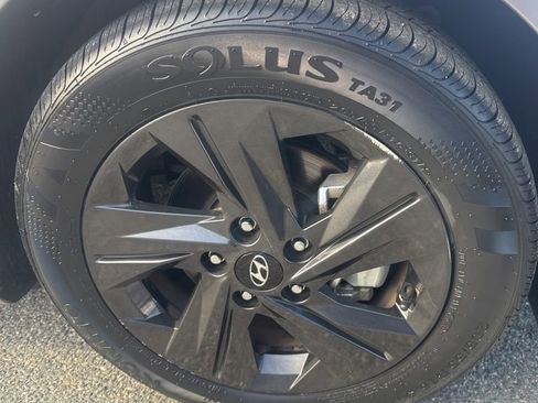 Used 2023 Hyundai Elantra SEL w/ Preferred Accessory Package image 27