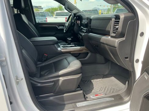 Used 2024 Chevrolet Silverado 1500 LT Trail Boss w/ LT Trail Boss Premium Package AWD/4WD image 15