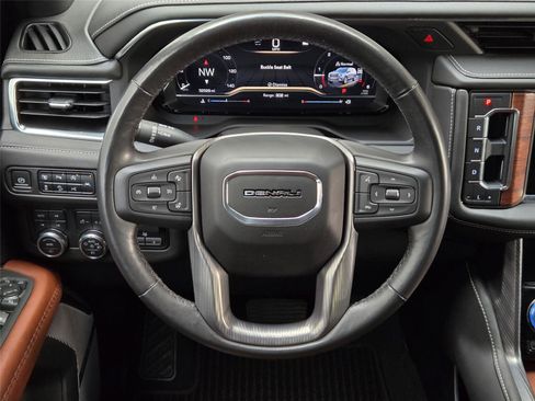 Used 2023 GMC Yukon Denali Ultimate AWD/4WD image 15