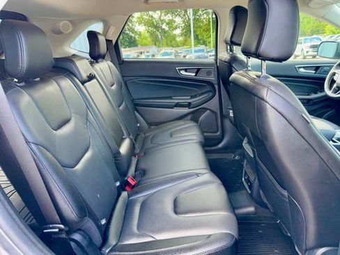 Used 2021 Ford Edge Titanium w/ Equipment Group 301A AWD/4WD image 10