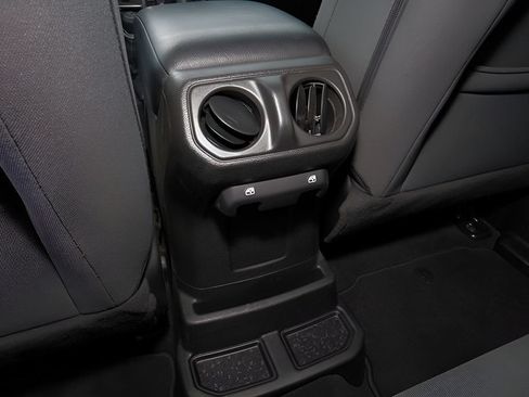 Used 2024 Jeep Wrangler Unlimited w/ Convenience Group AWD/4WD image 17