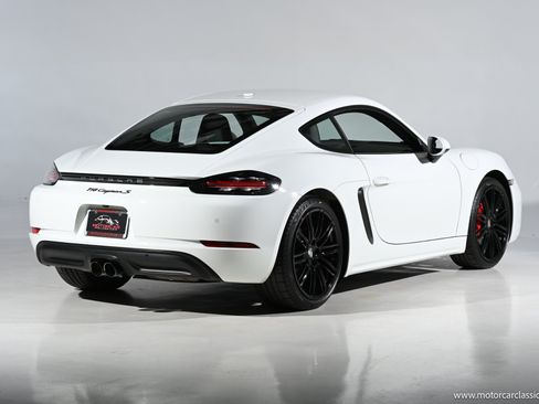 Used 2018 Porsche 718 Cayman S RWD image 8