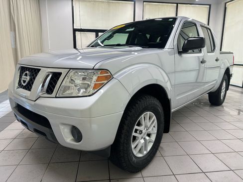 Used 2018 Nissan Frontier SV AWD/4WD image 11