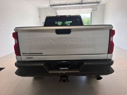 Used 2023 Chevrolet Silverado 2500 Custom w/ Custom Value Package AWD/4WD image 5