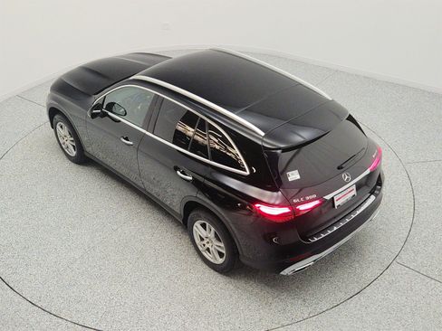 Used 2023 Mercedes-Benz GLC 300 4MATIC image 28