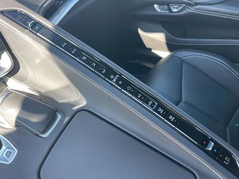 Used 2024 Chevrolet Corvette Stingray Coupe w/ 1LT image 17