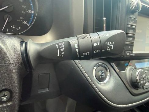 Used 2017 Toyota RAV4 Limited AWD/4WD image 17