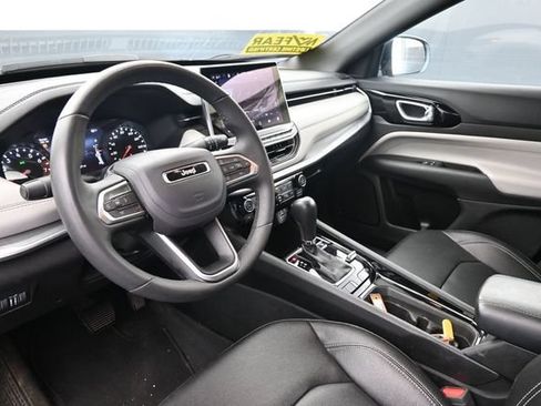 Used 2025 Jeep Compass Limited AWD/4WD image 19