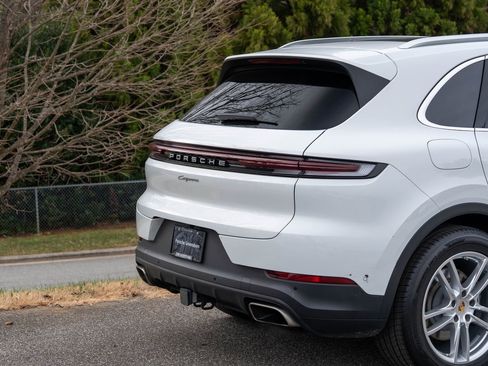 Certified 2024 Porsche Cayenne image 13