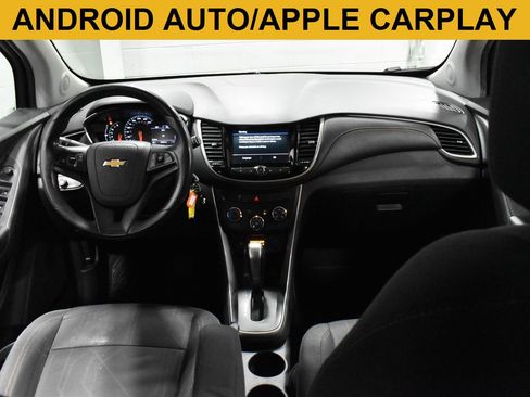 Used 2020 Chevrolet Trax LT image 2