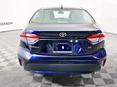 Used 2022 Toyota Corolla LE image 4