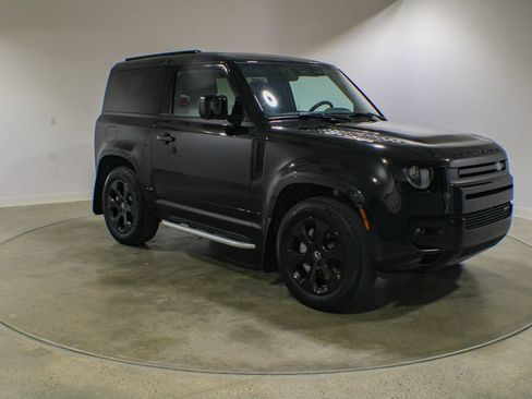 Used 2023 Land Rover Defender 90 X-Dynamic SE AWD/4WD image 8