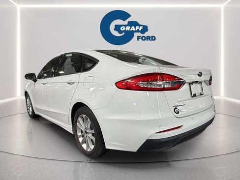 Used 2020 Ford Fusion SE image 3