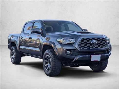 Used 2022 Toyota Tacoma TRD Sport image 3
