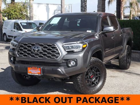 Used 2023 Toyota Tacoma TRD Off-Road w/ TRD Premium Off Road Package AWD/4WD image 4