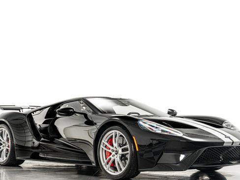 Used 2020 Ford GT image 32