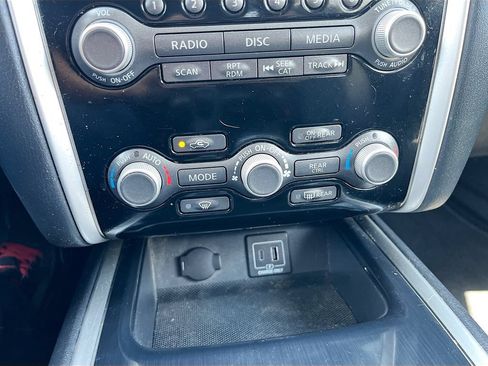 Used 2020 Nissan Pathfinder S FWD image 15