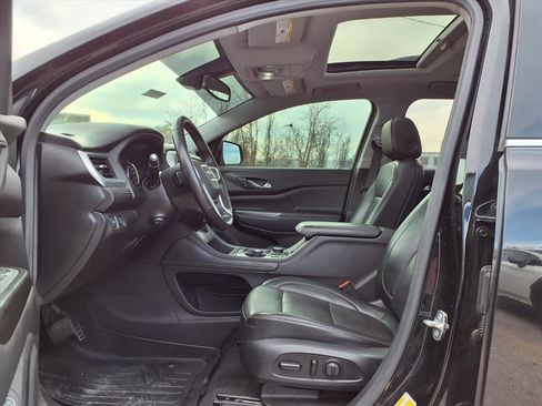 Used 2021 GMC Acadia SLT w/ Preferred Package image 24