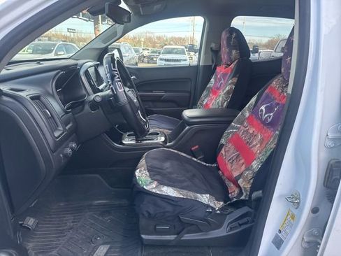 Used 2016 GMC Canyon SLT image 12