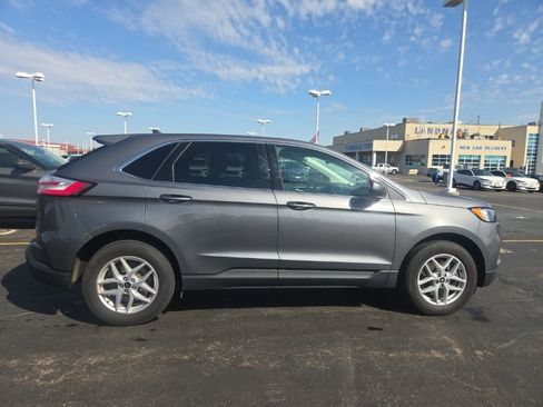 Used 2024 Ford Edge SEL image 8