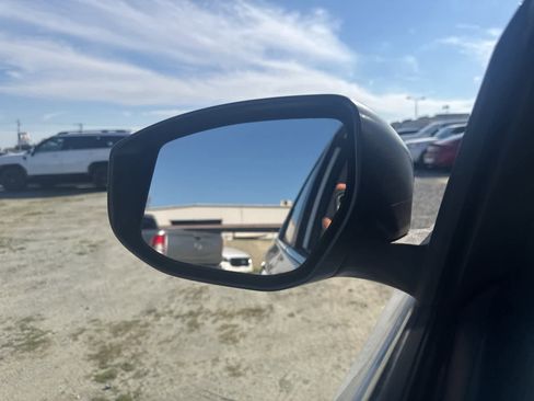 Used 2017 Nissan Sentra S image 25