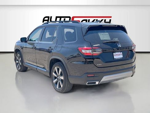 Used 2024 Honda Pilot Touring image 5