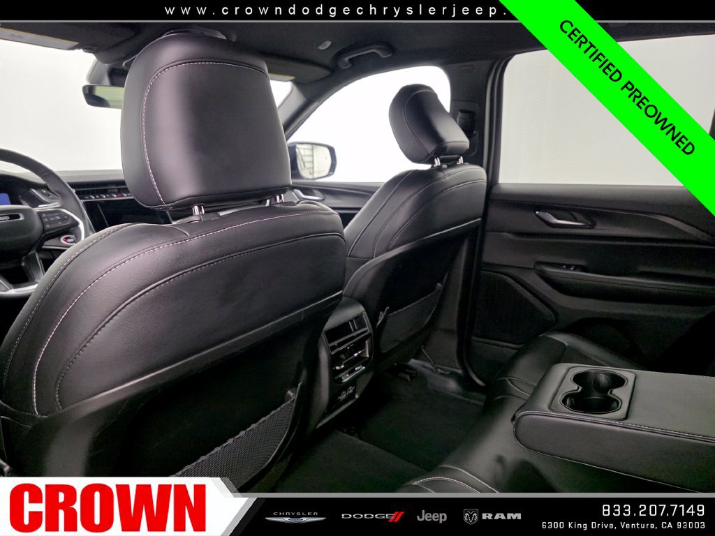 Used 2025 Jeep Grand Cherokee Altitude AWD/4WD image 17
