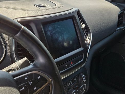 Used 2020 Jeep Cherokee Latitude w/ Quick Order Package 26F North AWD/4WD image 7