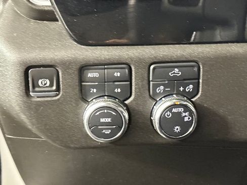 Used 2024 GMC Sierra 1500 SLE image 19