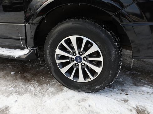 Used 2016 Ford Expedition EL XLT image 12