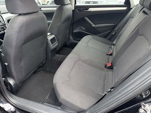 Used 2017 Volkswagen Passat 1.8T S image 13