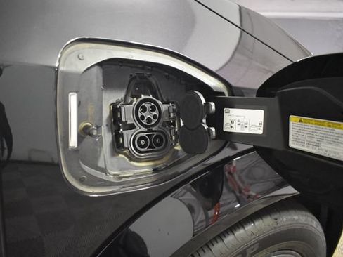 Certified 2025 Nissan Ariya AWD image 40