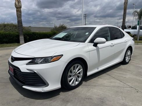 Used 2024 Toyota Camry LE w/ Convenience Package FWD image 4